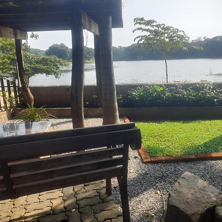 Shashin Lake Resort Дамбула Екстериор снимка