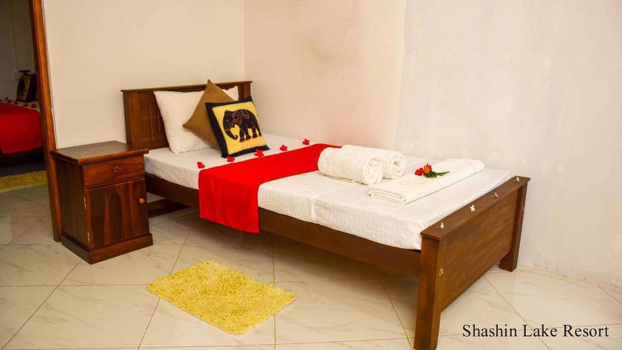 Shashin Lake Resort Дамбула Екстериор снимка